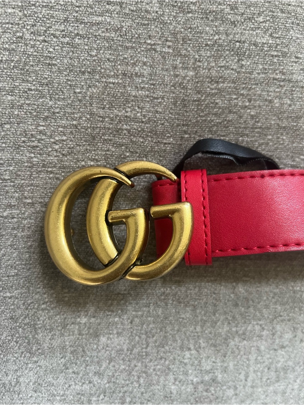 Gucci Red Leather Belt with Antique Gold Double G Buckle - Picture 5 of 6